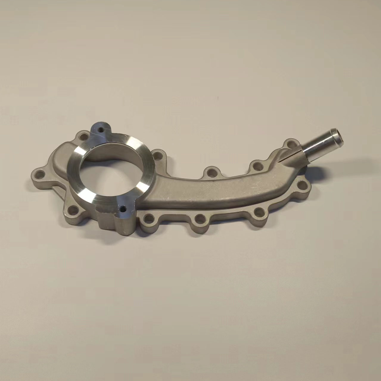 适配大切诺基300c战马皮卡公羊ram节温器底座3.0l 3.2l 3.6 11-22