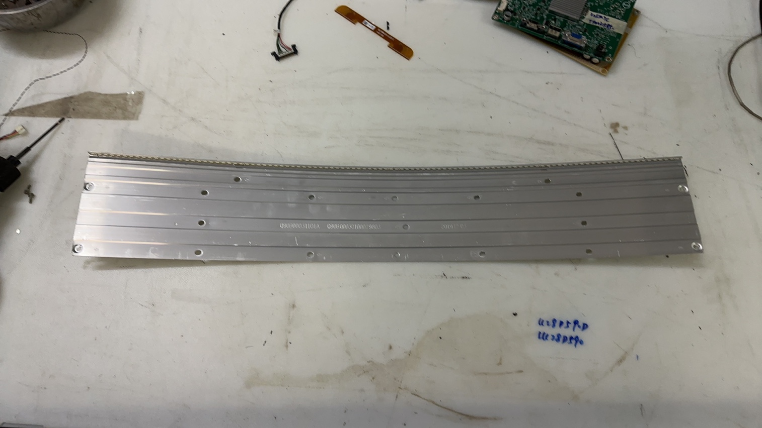 拆机原装飞利浦 325M7C灯条 Q90B00031101A 带铝板 单条52灯 测好