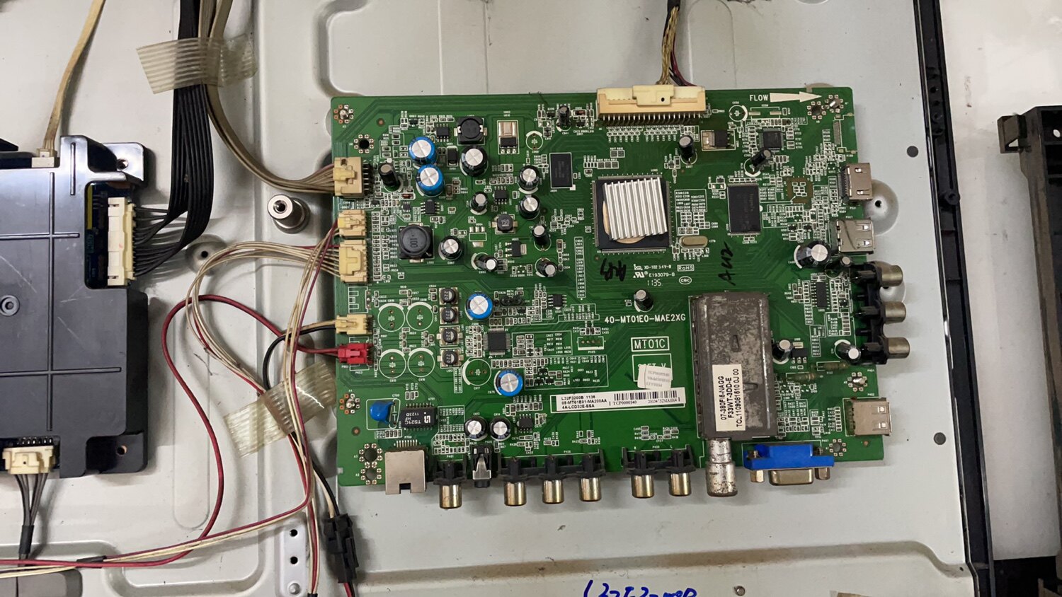 TCL L32F3200B/E5020E L43F3200E L40F3200B主板40-MT01E0-MAE2XG - 实物图
