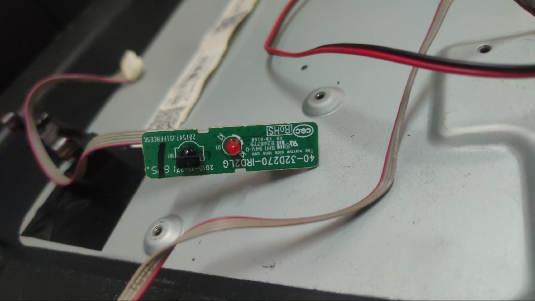 TCL L32F3303B L32F1610B L32E181遥控接收板40-32D270-IRD2LG