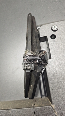 海信43V1F-R 43E2F底座 原装拆机摆台支架实物图配送螺丝一套现货