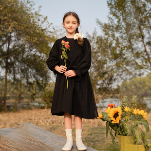 小叮尤尤女童法式连衣裙2026春装新款女孩气质高级感花苞袖小黑裙