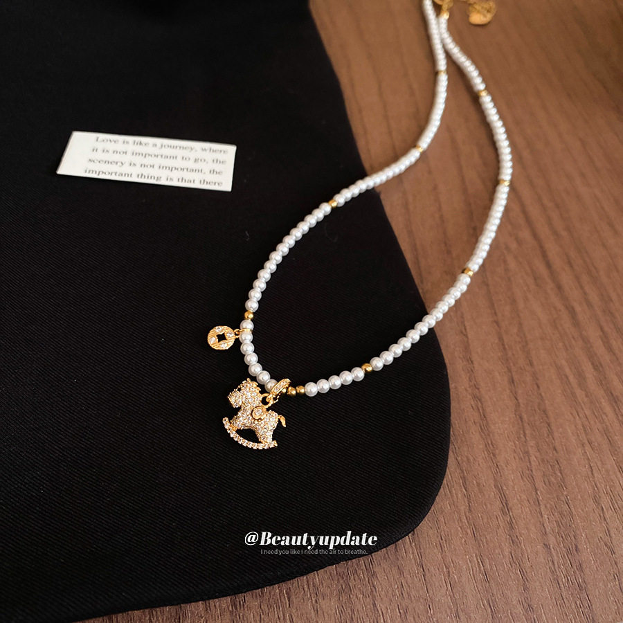 本命年锆石小马珍珠项链简约时尚日常百搭锁骨链轻奢高级感项饰女,饰品/流行首饰/时尚饰品新,项链,淘宝优惠券,粉丝福利购,淘宝优惠卷