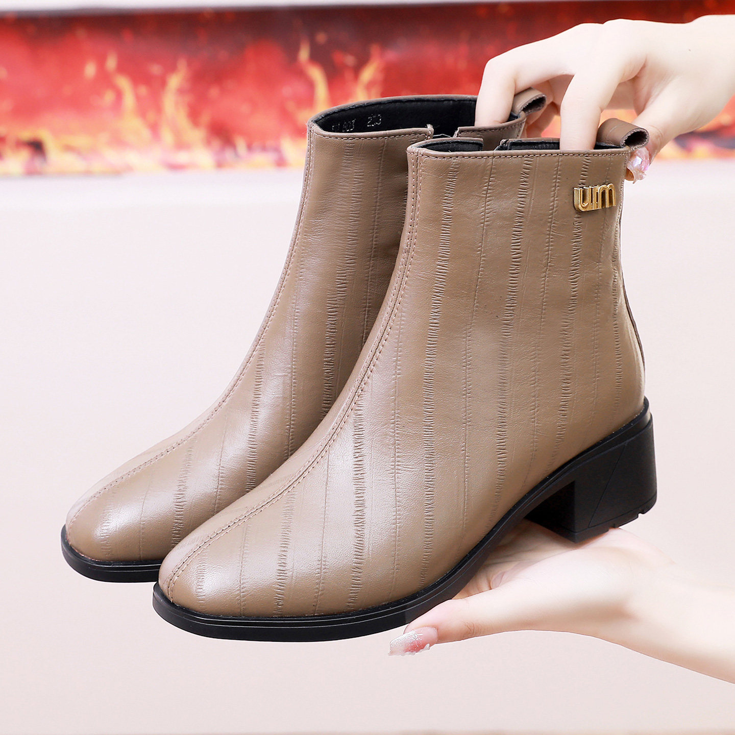 粗跟马丁靴女单靴秋冬季真皮保暖棉皮鞋加绒中跟时尚中年妈妈短靴