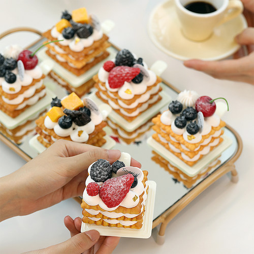 三层夹心饼干展示拍摄水果蛋糕