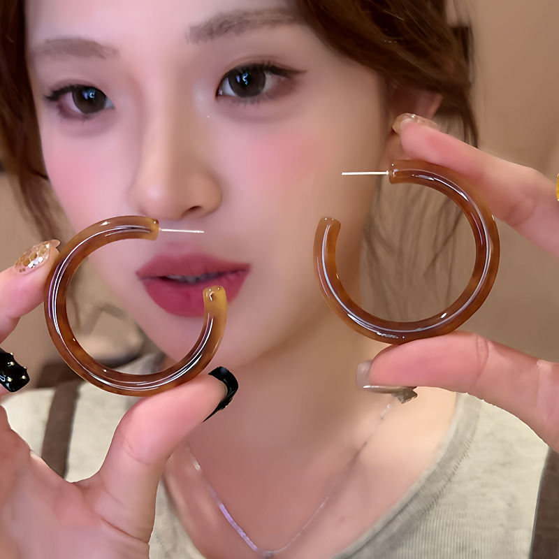 琥珀时光!复古港风气质C形几何耳圈秋冬耳环潮耳饰女2025新耳钉