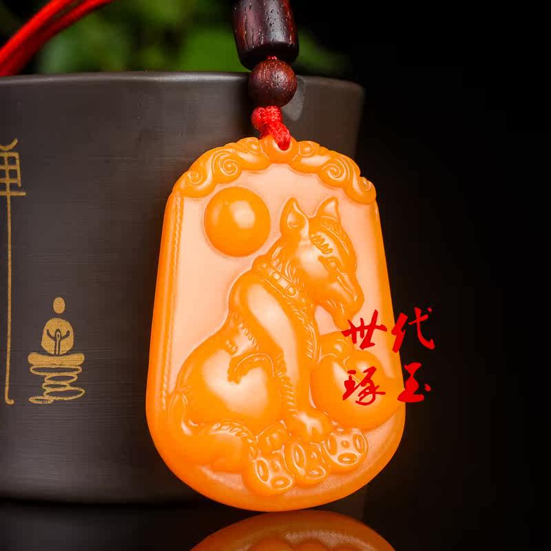 黄玉生肖狗吊坠黄龙玉狗挂件黄色狗玉牌鼠牛虎兔龙蛇马羊猴鸡狗猪