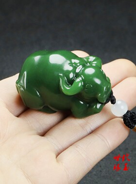 天然和田玉碧玉牛把件扭转乾坤手把玩生肖牛挂件文玩玉石玉牛把件