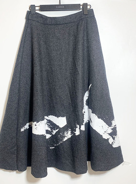 圣迪家女士时尚条纹撞色印花伞式厚款长裙含绵羊毛50%  1103