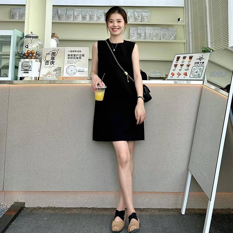 黑色无袖连衣裙女2025夏季高级感短款口袋背心裙圆领气质小黑裙子