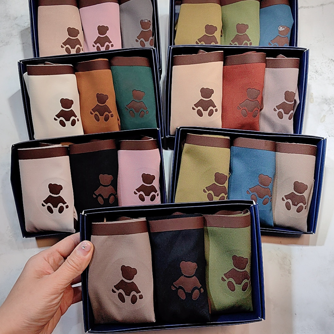 闹小姐秋冬新款无痕卡通可爱中腰高弹包臀蜜桃臀柔软一片式三角裤,女士内衣/男士内衣/家居服,女三角裤,淘宝优惠券,粉丝福利购,淘宝优惠卷