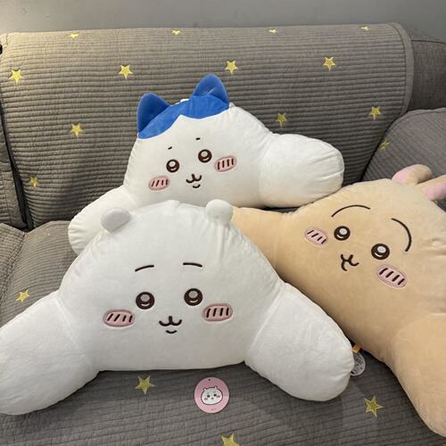 日本吉伊卡哇乌萨奇四季用护腰枕卡通可爱靠枕车内用座椅腰靠枕头