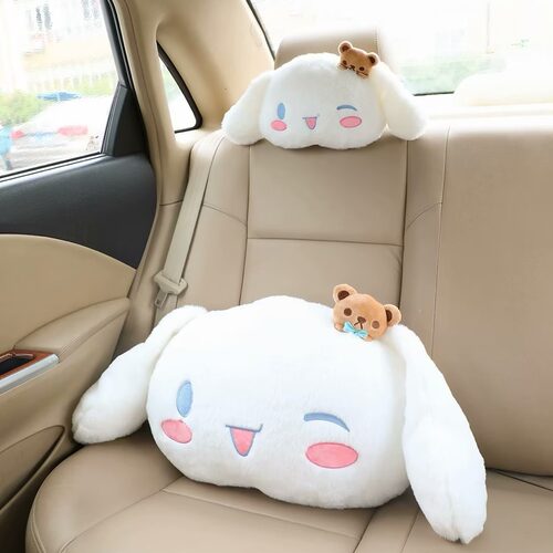 可爱玉桂狗车枕卡通小白狗汽车