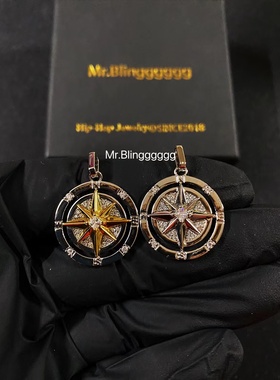Mr.Bling半钻间金色指南针吊坠