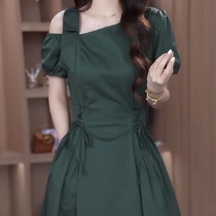时尚 减龄收腰显瘦墨绿色连衣裙 爆款 优雅气质斜肩裙子2025年新款