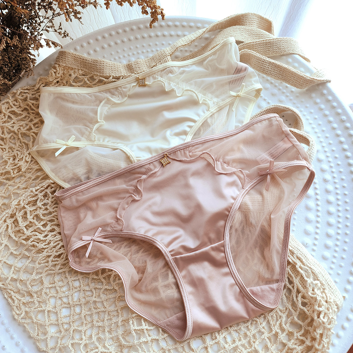 蕾丝内裤女法式轻奢缎面镂空网纱中低腰包臀纯棉裆透气舒适短裤头,女士内衣/男士内衣/家居服,女三角裤,淘宝优惠券,粉丝福利购,淘宝优惠卷