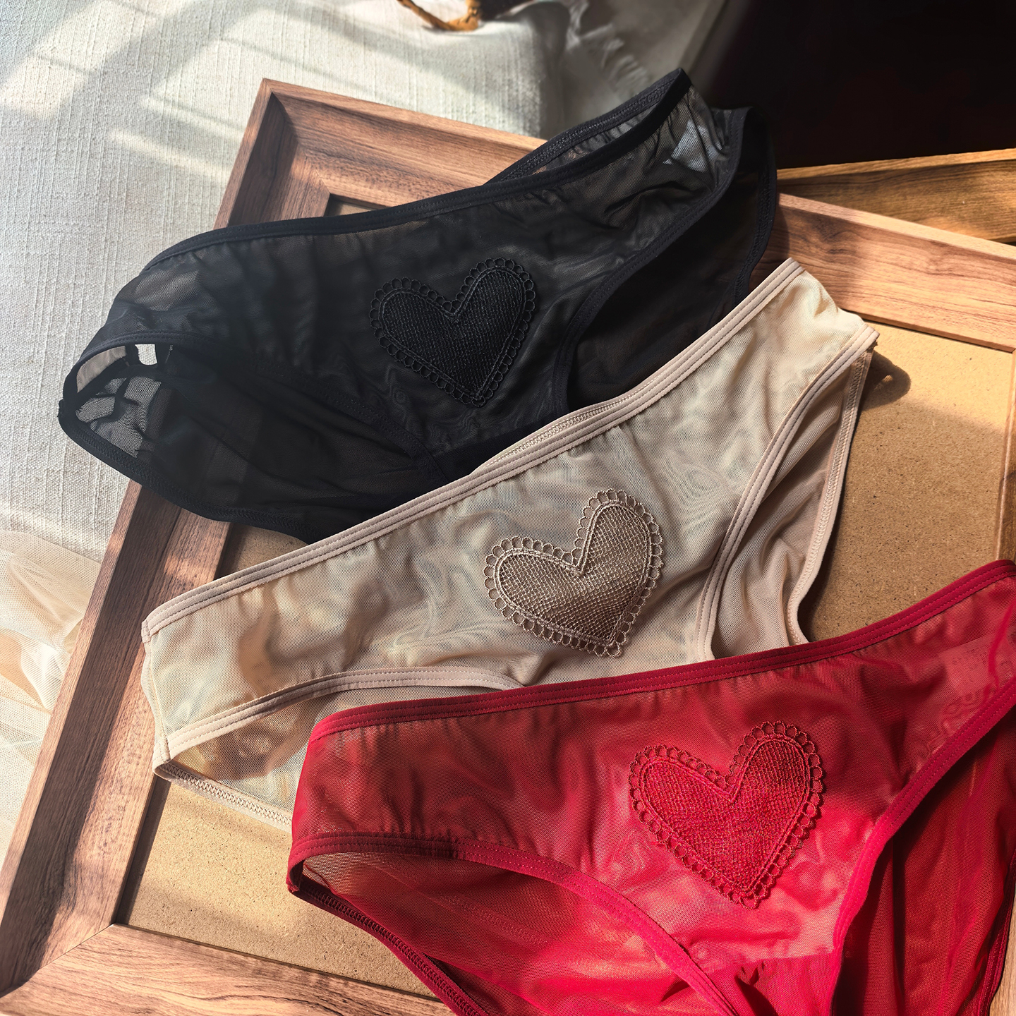 新款透气网纱蕾丝女三角裤