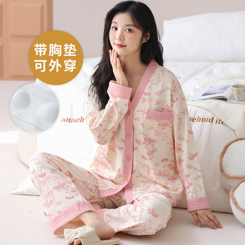 女带胸垫一体长袖睡衣套装