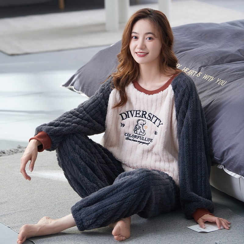 法兰绒睡衣套装保暖珊瑚绒春可爱