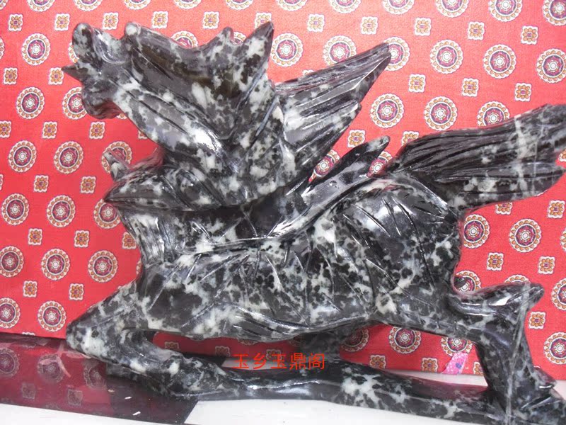 手工精美玉麒麟独山玉南阳玉独玉摆件玉工艺品客厅办公室风水摆件