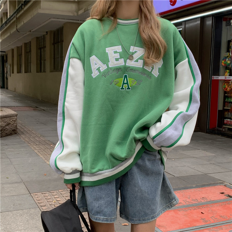 Real shot stitching retro letter embroidery loose and plush top and sweater fashion