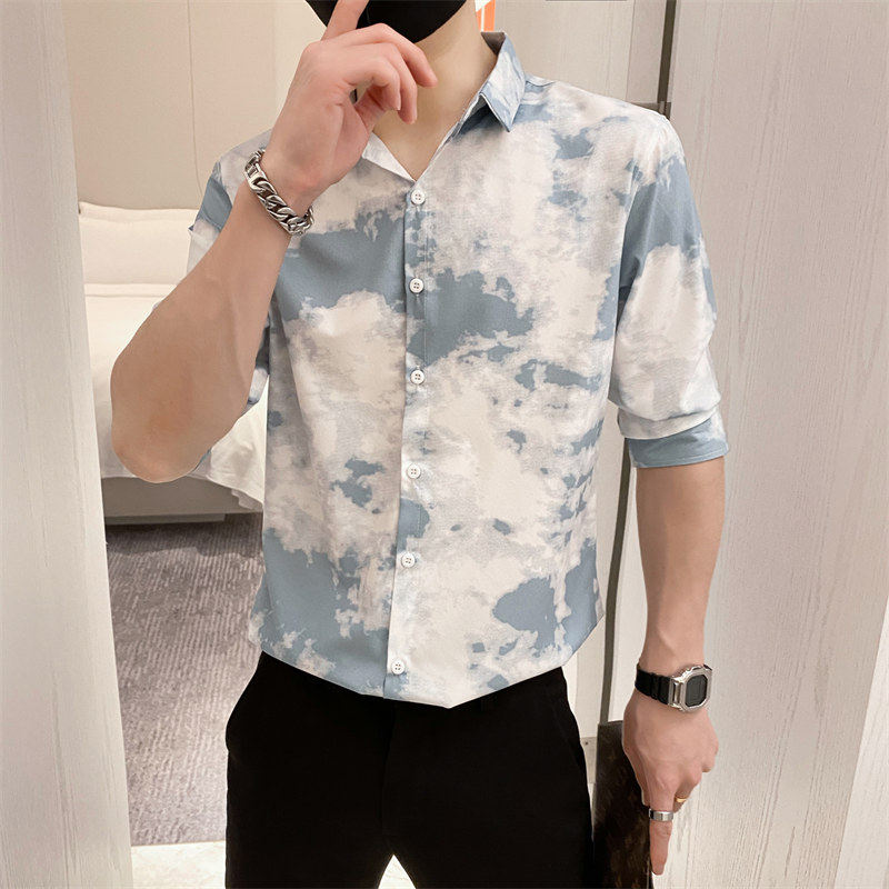 B302 CS239 2021年夏男天空蓝扎染印花中袖衬衫 社会小伙风图片