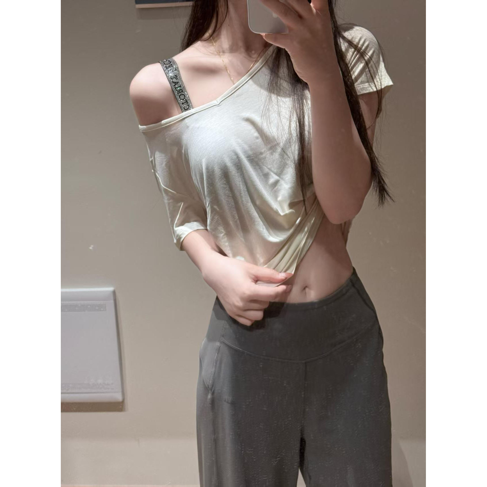 今维密内衣水钻肩带经典款软钢圈上托内衣小胸聚拢收副乳文胸套装