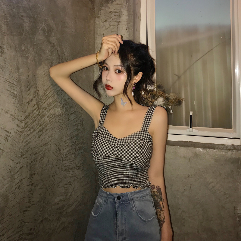 Real photo, real price, retro Hepburn style, slim body, check chest, vest, small sling