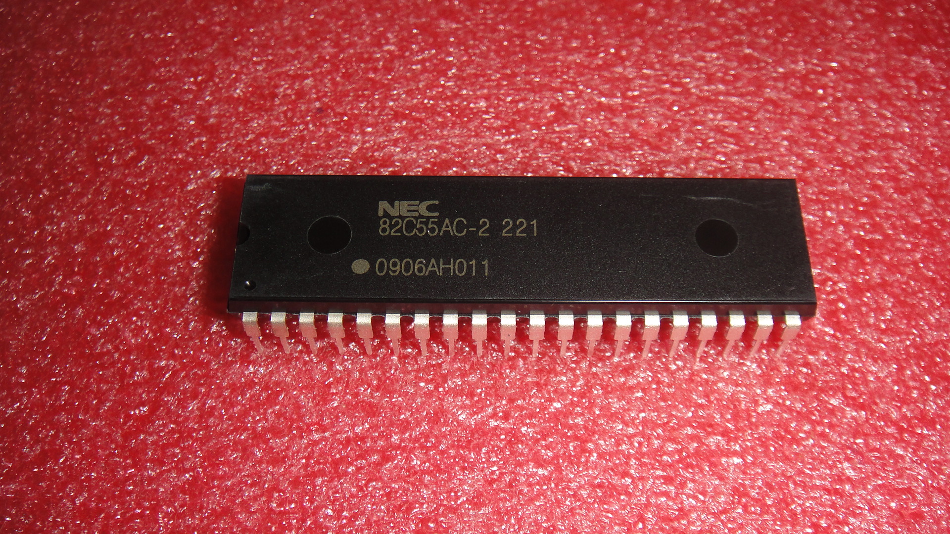 全新现货出售： D82C55AC-2   UPD82C55AC-2 82C55AC-2