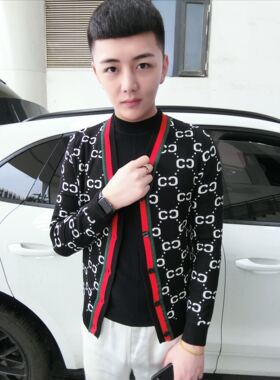 2024皇家男爵新款精神社会小伙长袖针织衫开衫外套修身V领红绿条