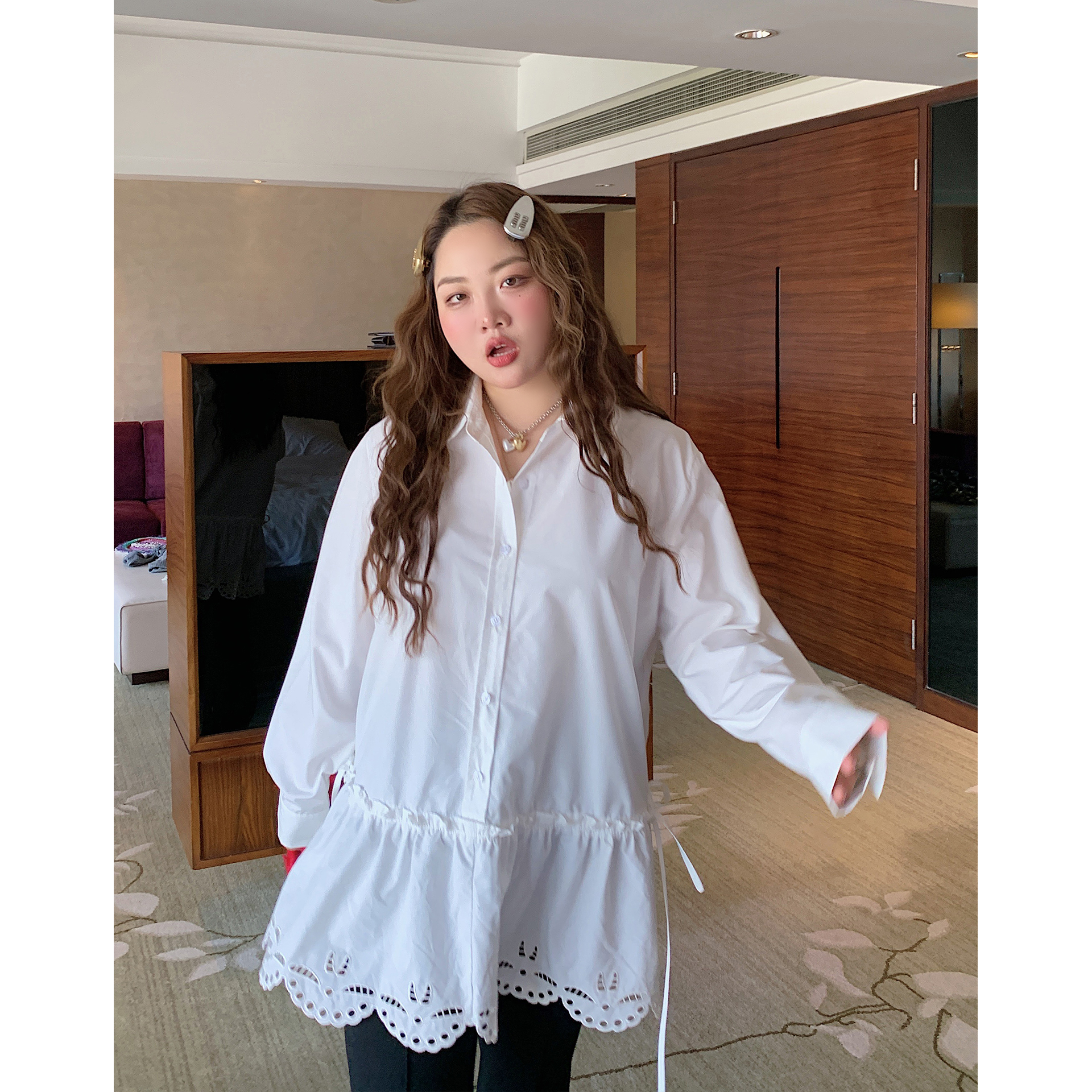 金大支高级感衬衫女中长款2025新款早秋减龄洋气大码胖mm白色上衣