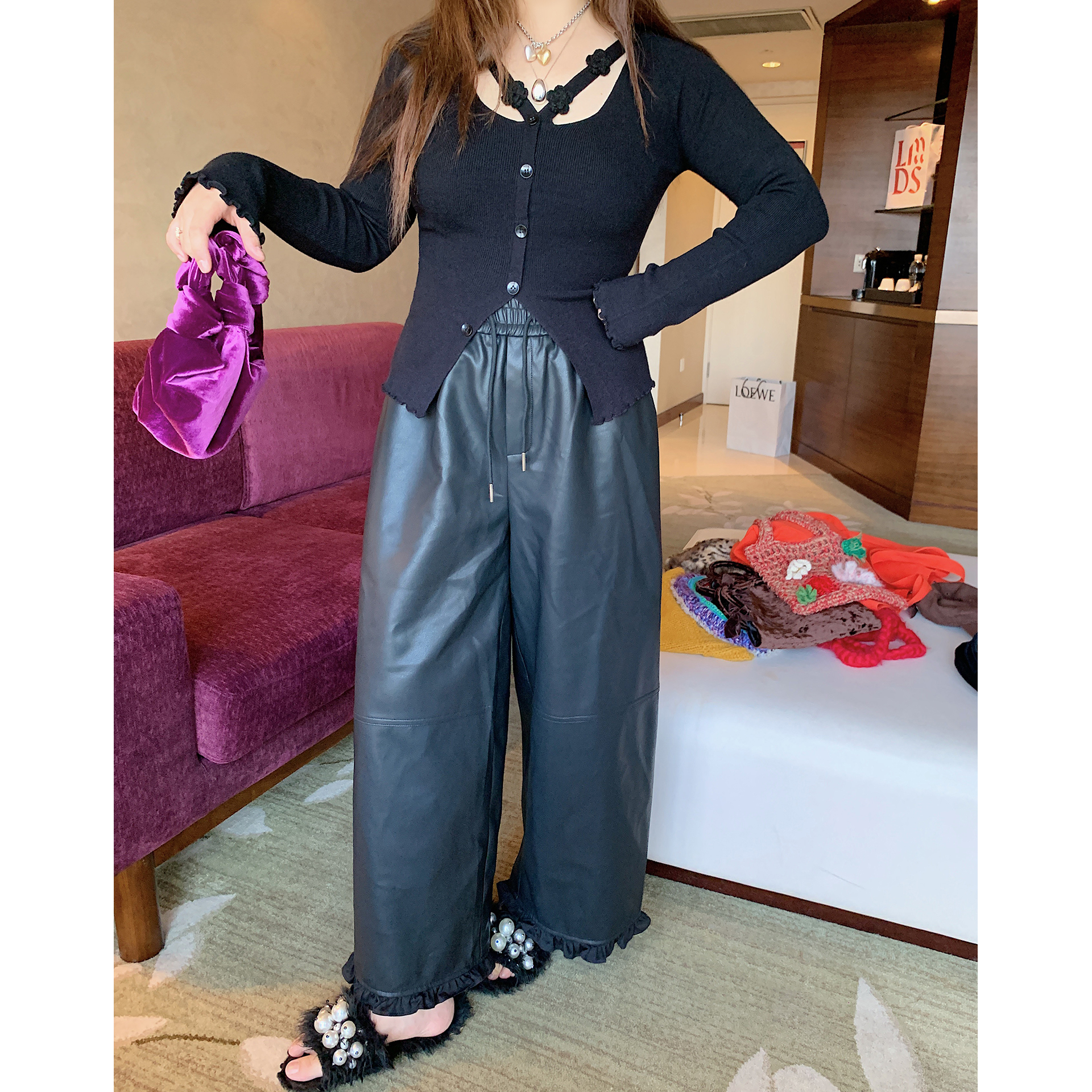 金大支木耳边九分阔腿裤女皮裤