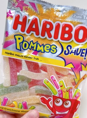 德国haribo哈瑞宝酸薯条糖马赛克小熊糖水果酸软糖酸砂糖零食糖果