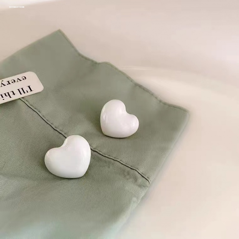 S925银针韩国气质简约爱心耳钉甜美红色耳环优雅淑女小巧耳饰