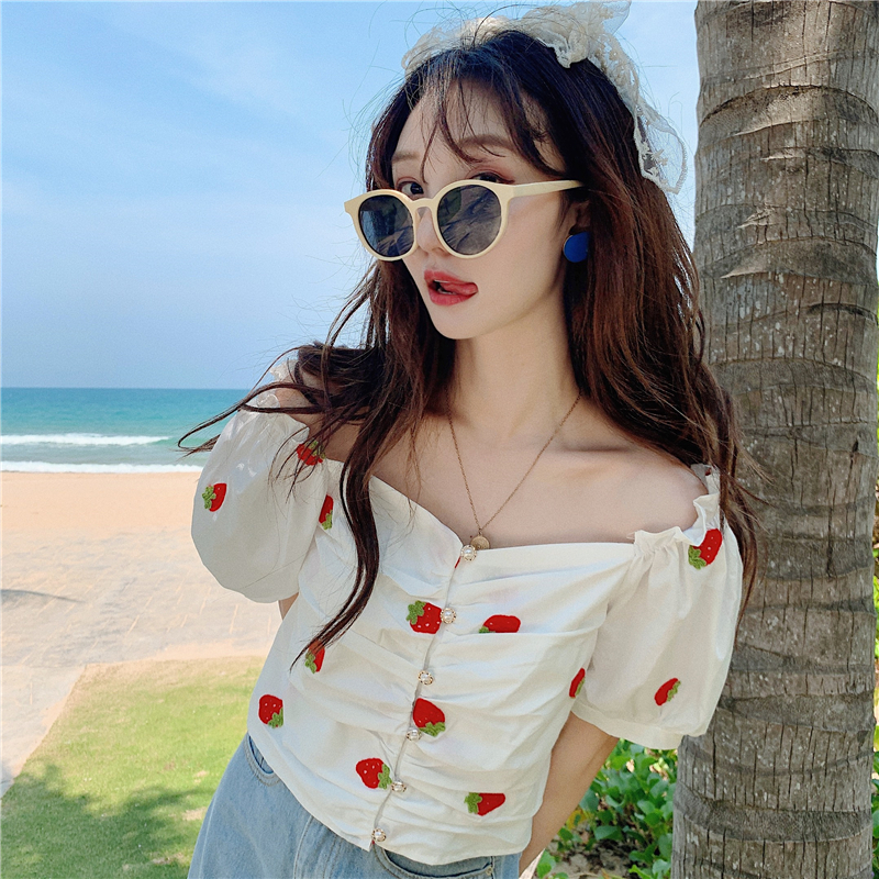 Real price ~ Sweet student short strawberry pineapple embroidered one line shoulder open navel short sleeve shirt