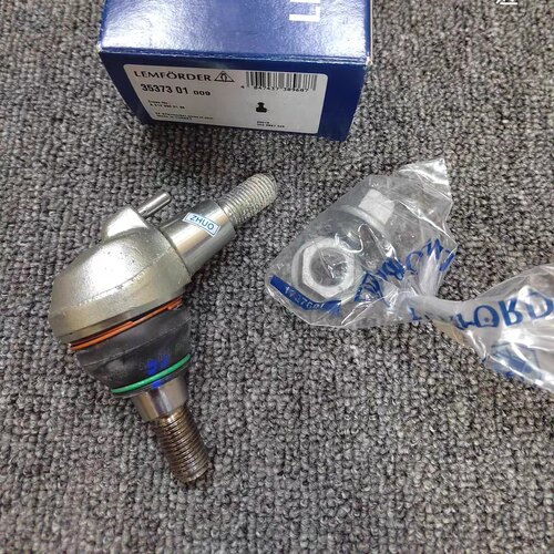适用奔驰E180 E200 E260 E300 E400 CLS260CLS300 W212W218下球头