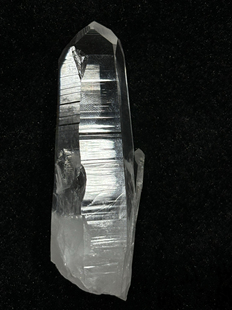 20250327哥伦比亚利姆利亚手术刀单晶83/29mm，69g，1499元