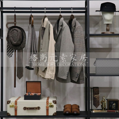 样板房衣帽间衣服饰品摆件