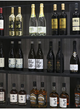 售楼处吧台样板间酒柜