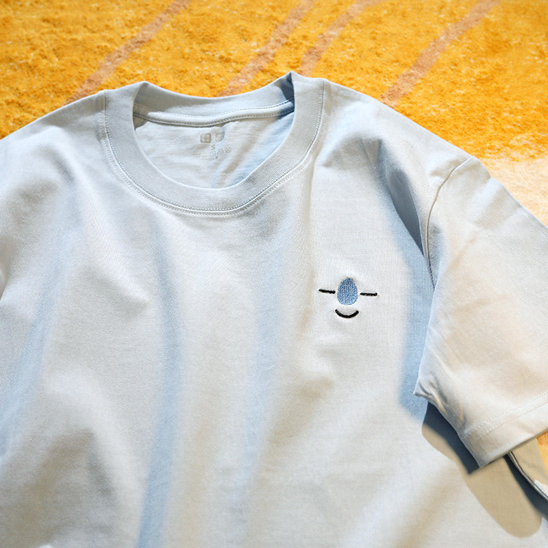 업치는 당신이 나를 참지 못하고 나를 죽일 수 없는 모습을 보고 싶어합니다. 커플을 위한 중국 트렌디한 자수 캐주얼 탑