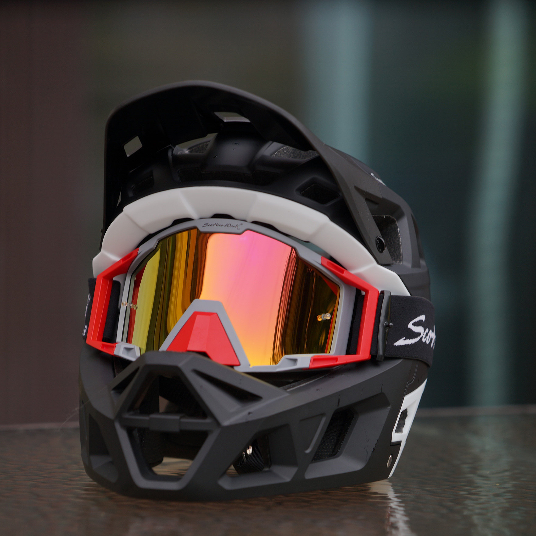 天蝎山地车自行车全盔骑行头盔越野林道机车儿童男女dh速降轻蜂i.