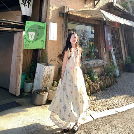 流行漂亮温柔系裙子女夏季新款法式度假风绝美印花无袖背心连衣裙