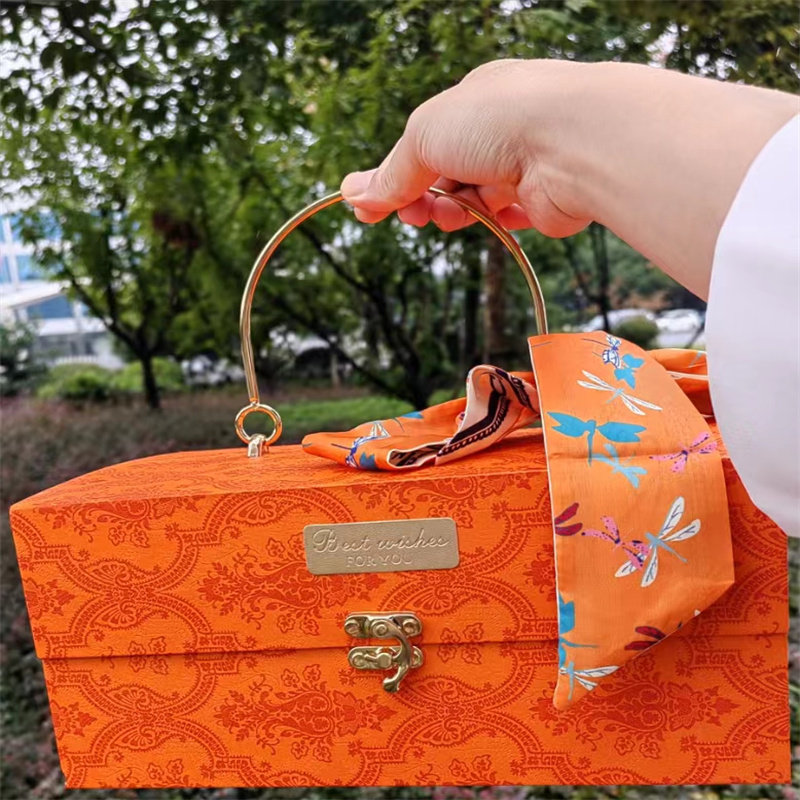 皇冠世家双蛋黄白莲蓉味月饼135g/个中秋节广式月饼