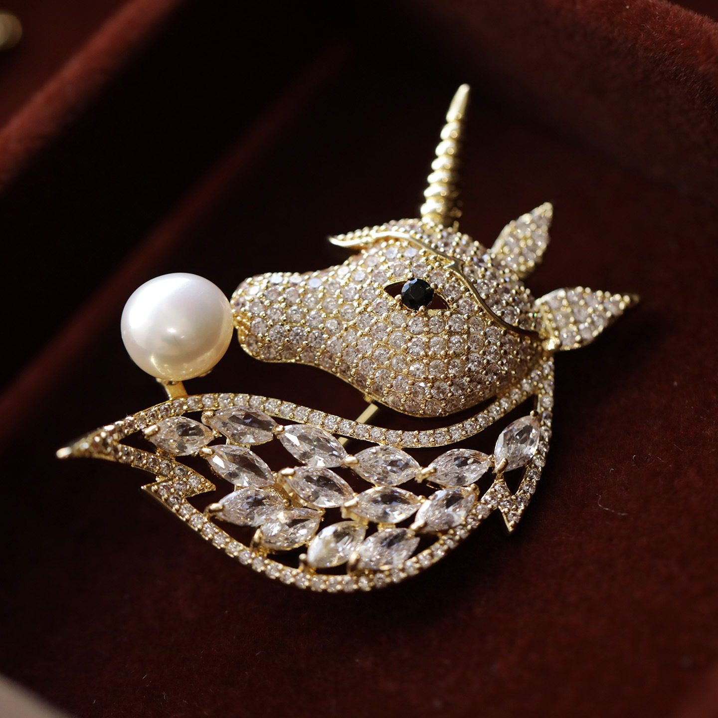 西凉妃子时尚可爱动物胸花个性天然珍珠独角兽胸针服装配饰镀真金,饰品/流行首饰/时尚饰品新,胸针,淘宝优惠券,粉丝福利购,淘宝优惠卷