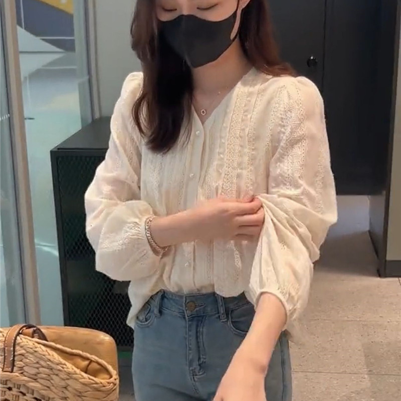 法式设计压褶绣花V领长袖衬衫女2025春季新款宽松显瘦雪纺上衣
