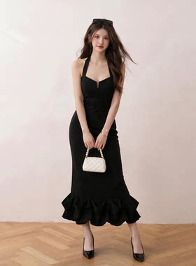 轻熟风黑色吊带连衣裙女2026新款