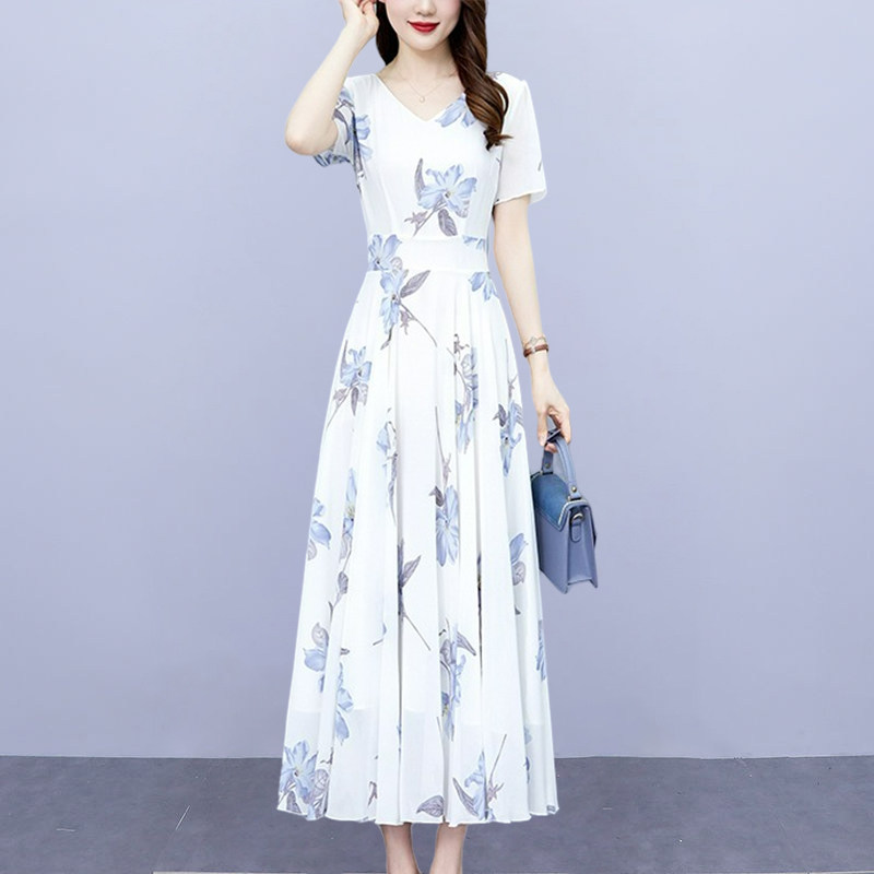冰丝缎面连衣裙女2025夏季新款系带宽松显瘦长款V领短袖印花裙子