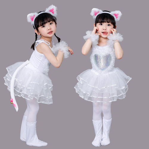 男女元旦小猫咪学猫叫小动物舞