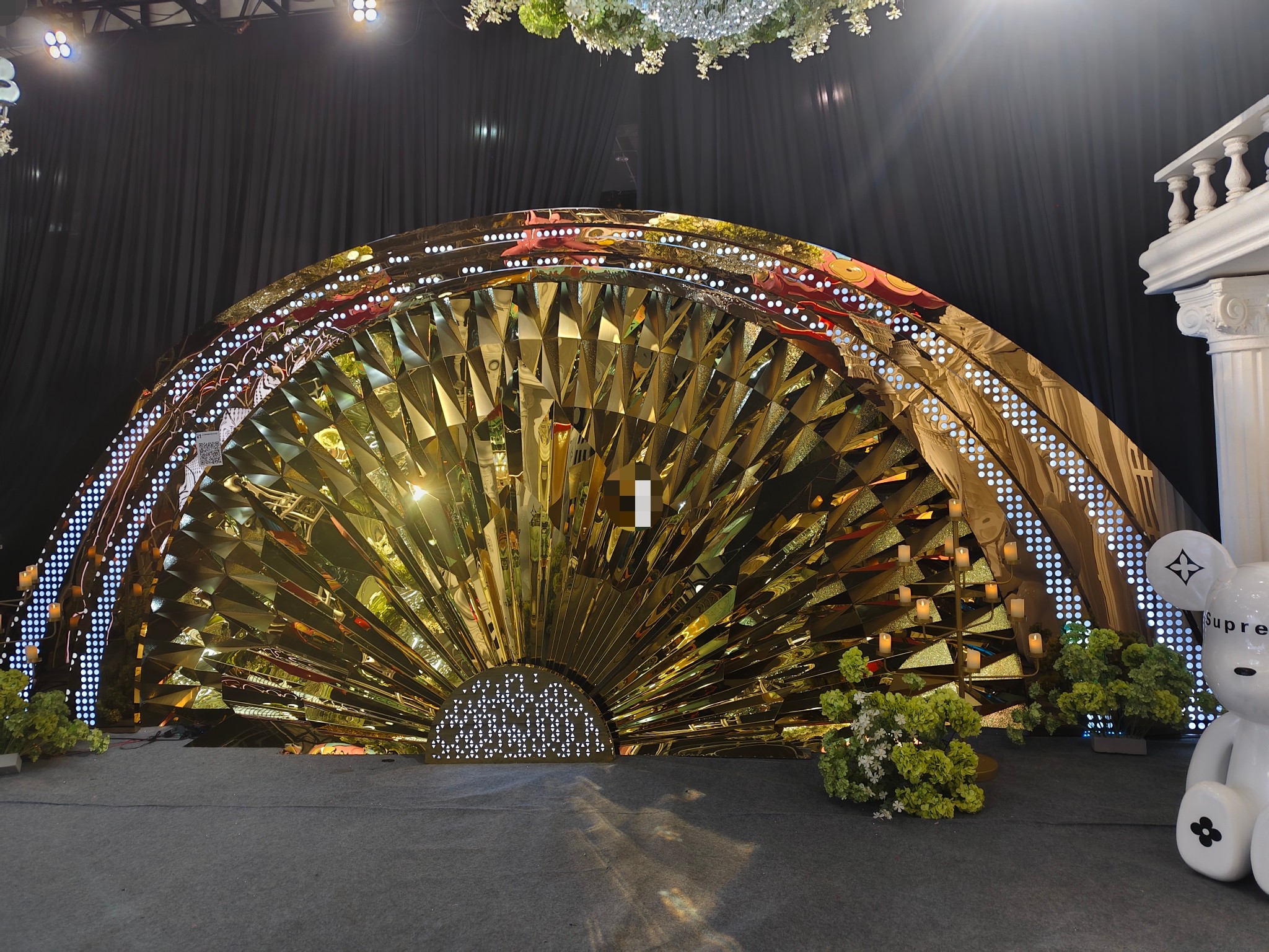 婚庆道具婚礼堂铁艺雕刻发光大型灯箱背景吊顶奥斯卡主题舞台装饰