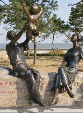 玻璃钢铸铜一家三口亲情主题天伦之乐人物摆放户外公园广场商业街